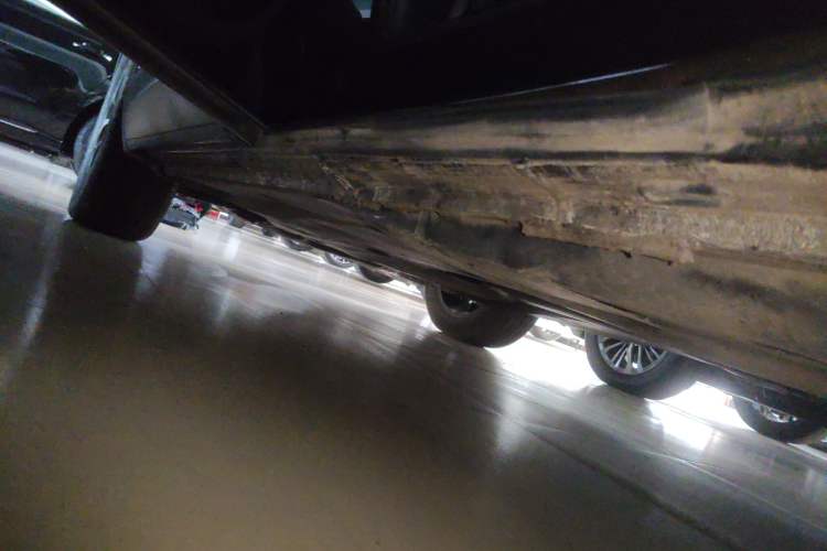 Used Volkswagen Tayron 2024 300TSI Two-Wheel-Drive Luxury Plus Advanced Version Left Side Sill