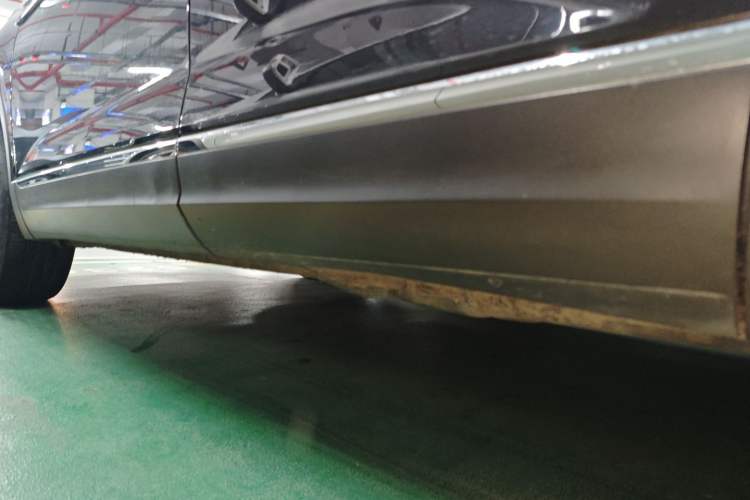Used Volkswagen Tayron 2024 330TSI Two-Wheel Drive Luxury Plus Advanced Version Left Side Sill