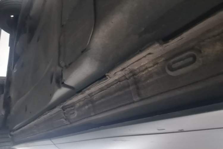 Used Volkswagen Tayron 2024 330TSI Two-Wheel Drive Luxury Plus Advanced Version Left Side Sill