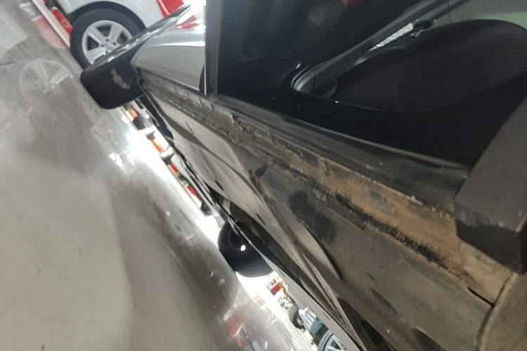 Used Volkswagen Tayron 2024 330TSI Two-Wheel Drive Luxury Plus Advanced Version Left Side Sill