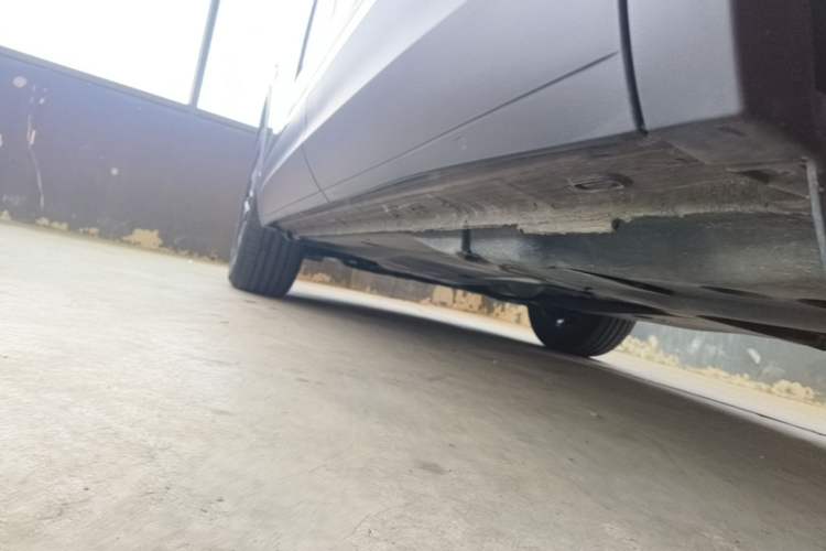 Used Volkswagen Tayron 2024 330TSI Two-Wheel Drive Luxury Plus Advanced Version Left Side Sill