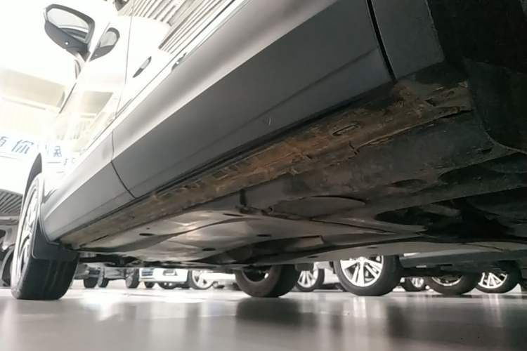 Used Volkswagen Tayron 2024 330TSI Two-Wheel Drive Luxury Plus Advanced Version Left Side Sill