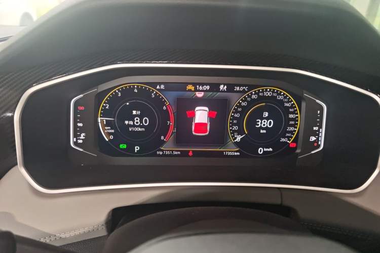 Used Volkswagen Tayron 2024 330TSI Two-Wheel Drive Luxury Plus Advanced Version Odometer Close Up