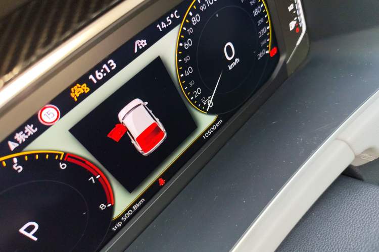 Used Volkswagen Tayron 2024 300TSI Two-Wheel-Drive Luxury Plus Advanced Version Odometer Close Up
