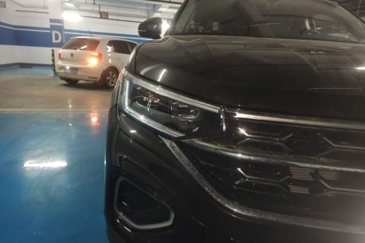 Used Volkswagen Tayron 2024 300TSI Two-Wheel-Drive Luxury Plus Advanced Version Right Front Headlight