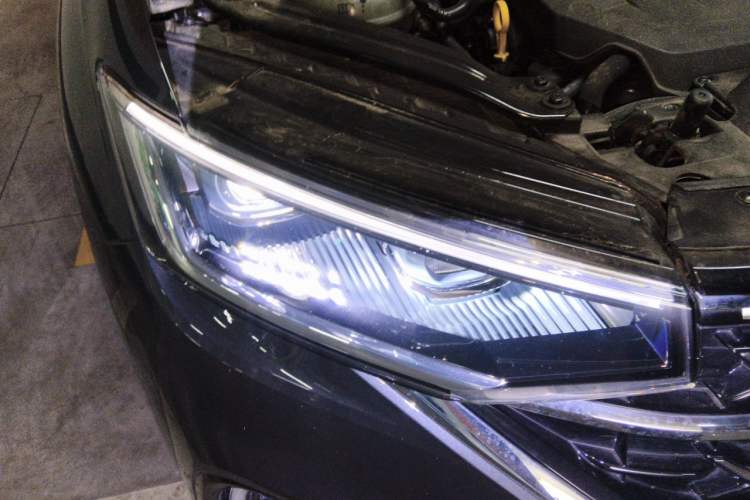 Used Volkswagen Tayron 2024 330TSI Two-Wheel Drive Luxury Plus Advanced Version Right Front Headlight