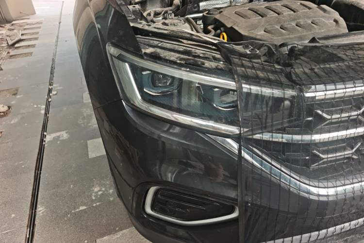Used Volkswagen Tayron 2024 330TSI Two-Wheel Drive Luxury Plus Advanced Version Right Front Headlight