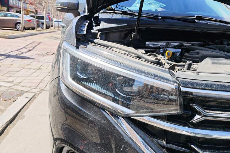 Used Volkswagen Tayron 2024 300TSI Two-Wheel-Drive Luxury Plus Advanced Version Right Front Headlight