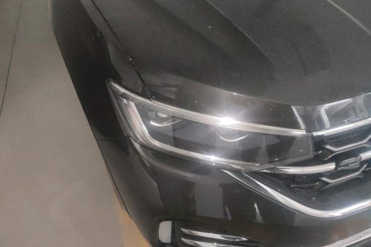 Used Volkswagen Tayron 2024 380TSI All-Wheel Drive R-Line Pro Smart Edition Right Front Headlight