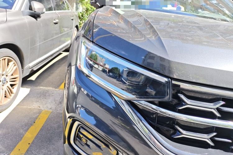 Used Volkswagen Tayron 2024 330TSI Two-Wheel Drive Luxury Plus Advanced Version Right Front Headlight