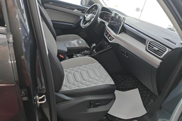 Used Volkswagen Tayron 2024 330TSI Two-Wheel Drive Luxury Plus Advanced Version Right Front Seat