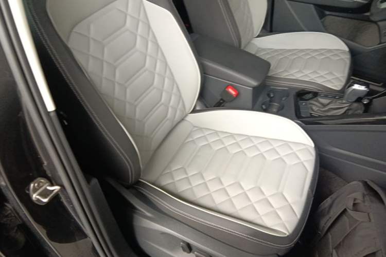 Used Volkswagen Tayron 2024 300TSI Two-Wheel-Drive Luxury Plus Advanced Version Right Front Seat