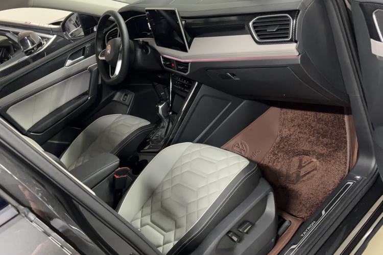 Used Volkswagen Tayron 2024 300TSI Two-Wheel-Drive Luxury Plus Advanced Version Right Front Seat