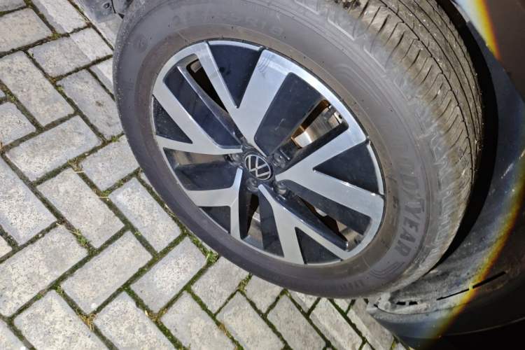 Used Volkswagen Tayron 2024 300TSI Two-Wheel-Drive Luxury Plus Advanced Version Right Front Wheel Hub