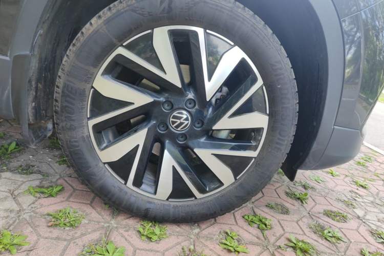 Used Volkswagen Tayron 2024 300TSI Two-Wheel-Drive Luxury Plus Advanced Version Right Front Wheel Hub