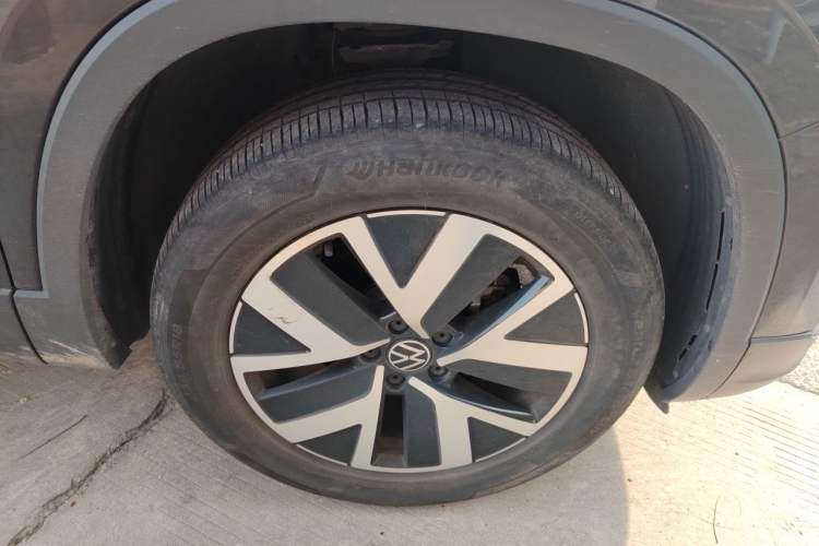 Used Volkswagen Tayron 2024 300TSI Two-Wheel-Drive Luxury Plus Advanced Version Right Front Wheel Hub