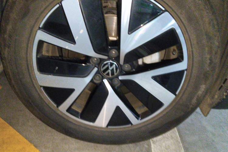 Used Volkswagen Tayron 2024 330TSI Two-Wheel Drive Luxury Plus Advanced Version Right Front Wheel Hub