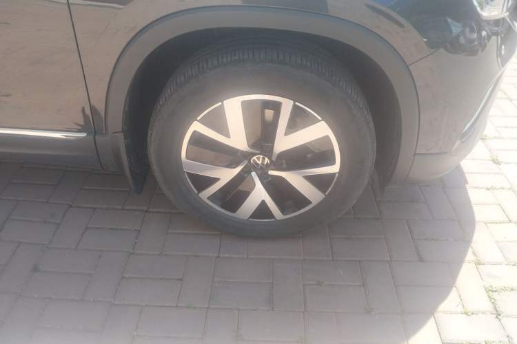 Used Volkswagen Tayron 2024 300TSI Two-Wheel-Drive Luxury Plus Advanced Version Right Front Wheel Hub