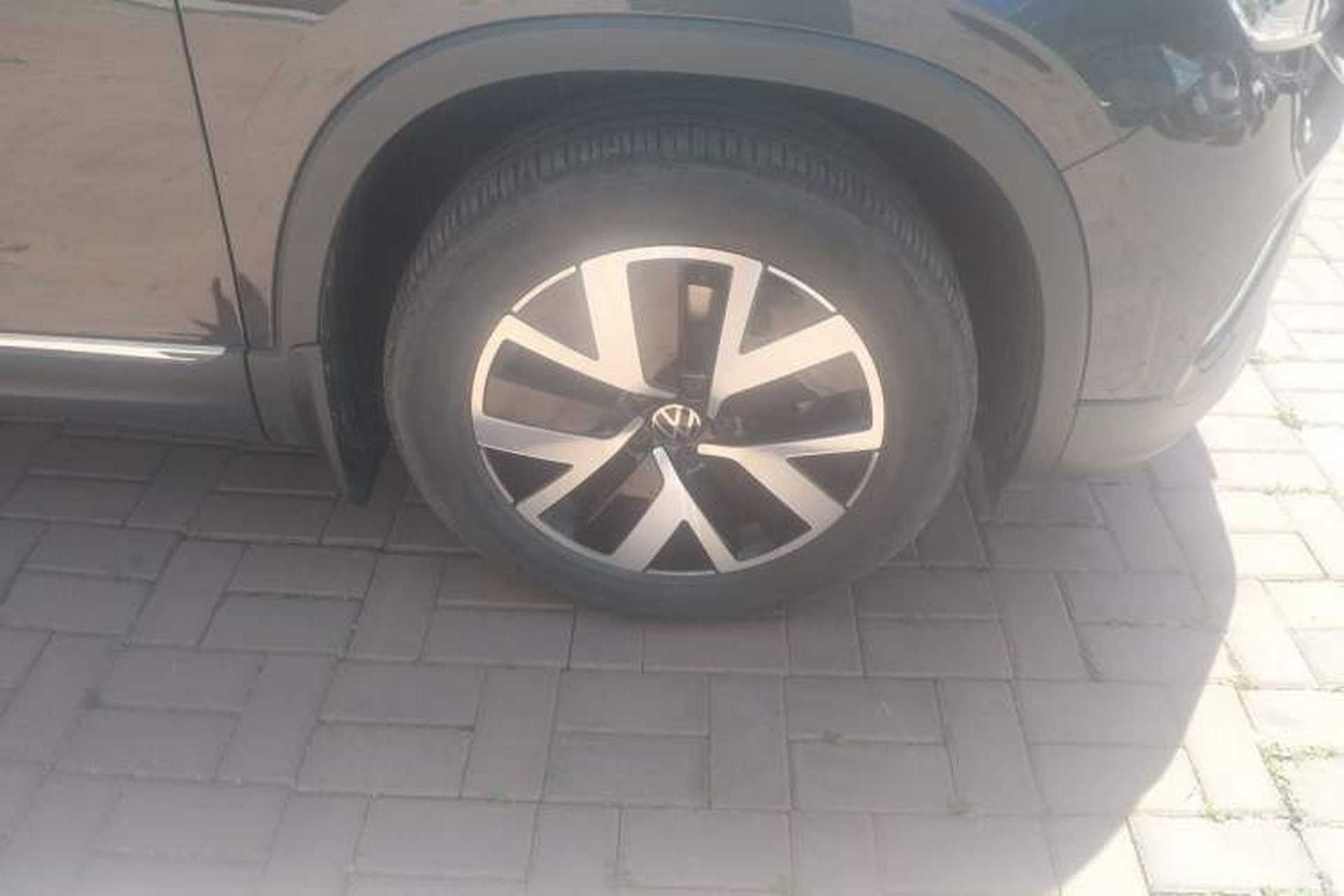 Used Volkswagen Tayron 2024 300TSI Two-Wheel-Drive Luxury Plus Advanced Version Right Front Wheel Hub