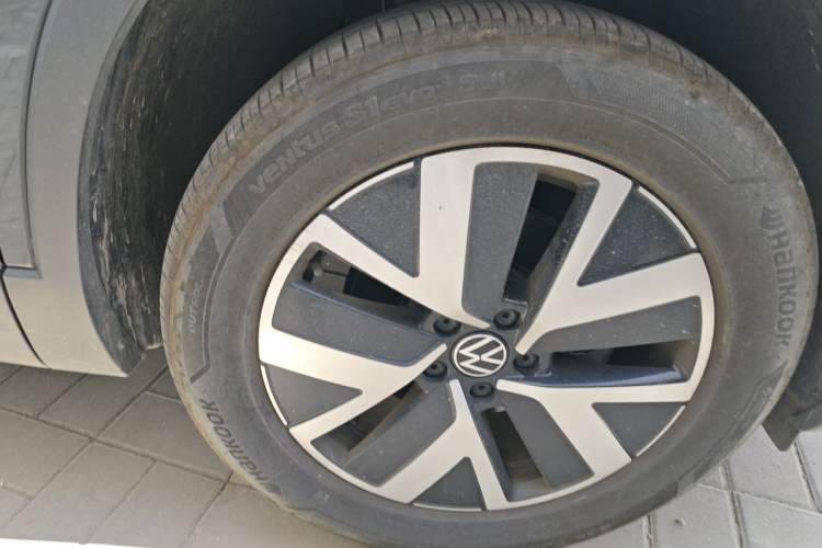 Used Volkswagen Tayron 2024 300TSI Two-Wheel-Drive Luxury Plus Advanced Version Right Front Wheel Hub