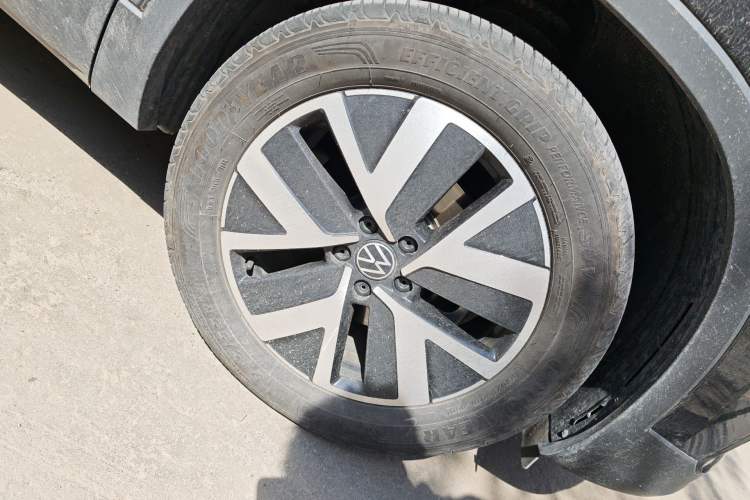 Used Volkswagen Tayron 2024 300TSI Two-Wheel-Drive Luxury Plus Advanced Version Right Front Wheel Hub