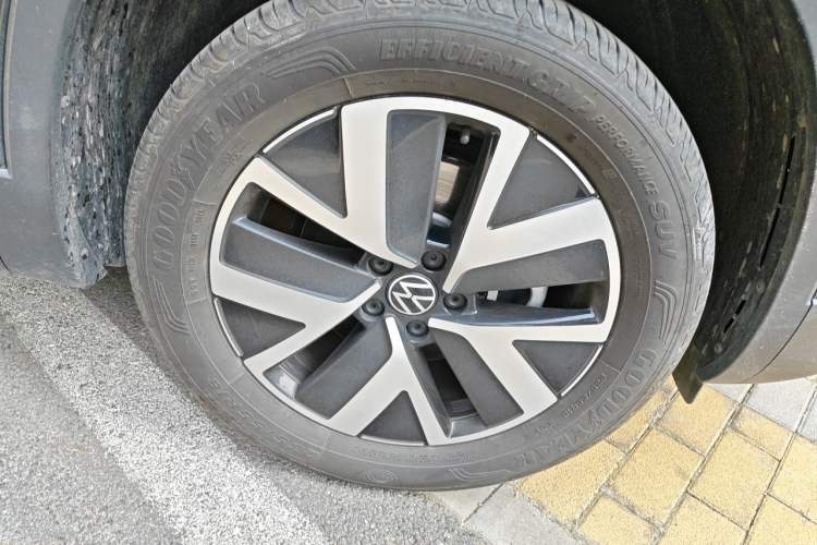 Used Volkswagen Tayron 2024 330TSI Two-Wheel Drive Luxury Plus Advanced Version Right Front Wheel Hub