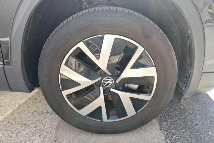 Used Volkswagen Tayron 2024 330TSI Two-Wheel Drive Luxury Plus Advanced Version Right Front Wheel Hub