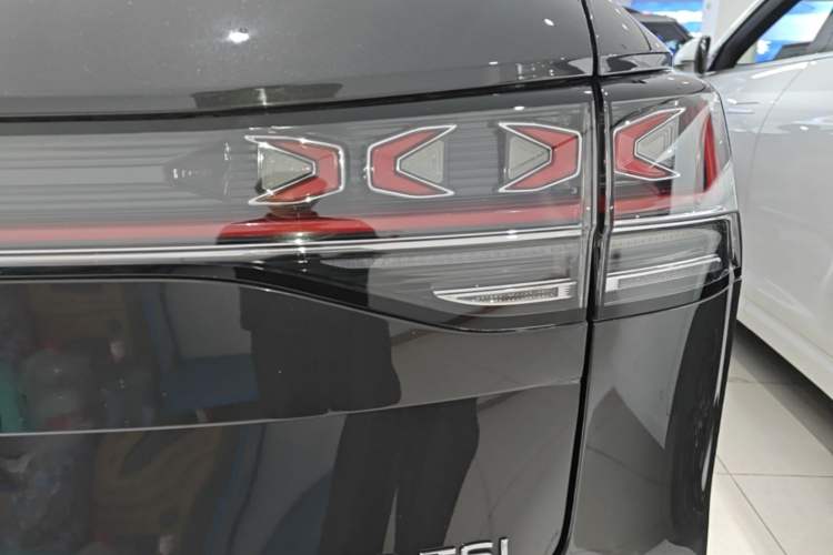 Used Volkswagen Tayron 2024 330TSI Two-Wheel Drive Luxury Plus Advanced Version Right Rear Taillight