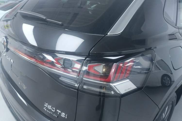 Used Volkswagen Tayron 2024 380TSI Four-Wheel Drive R-Line High-Energy Version Right Rear Taillight