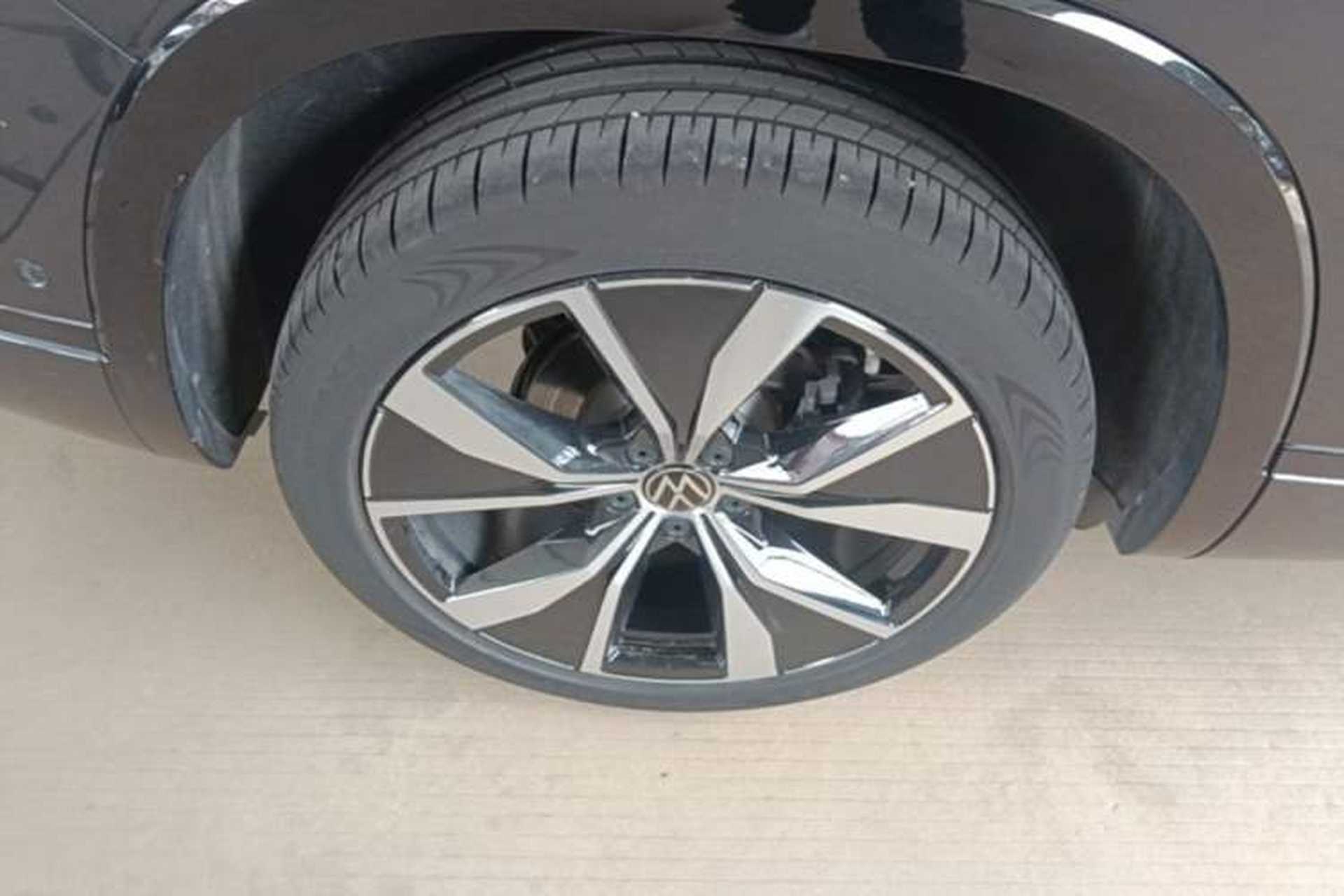 Used Volkswagen Tayron 2024 380TSI All-Wheel Drive R-Line Pro Smart Edition Right Rear Wheel Hub
