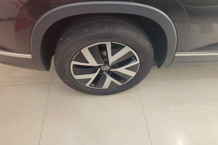 Used Volkswagen Tayron 2024 330TSI Two-Wheel Drive Luxury Plus Advanced Version Right Rear Wheel Hub