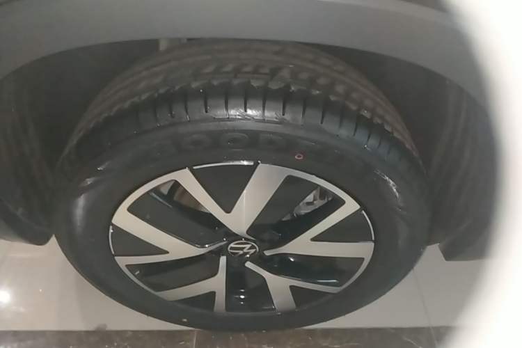 Used Volkswagen Tayron 2024 330TSI Two-Wheel Drive Luxury Plus Advanced Version Right Rear Wheel Hub
