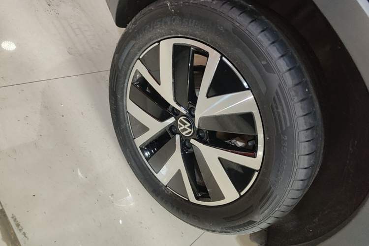 Used Volkswagen Tayron 2024 330TSI Two-Wheel Drive Luxury Plus Advanced Version Right Rear Wheel Hub