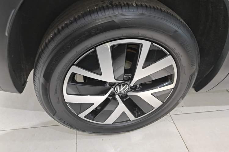 Used Volkswagen Tayron 2024 330TSI Two-Wheel Drive Luxury Plus Advanced Version Right Rear Wheel Hub