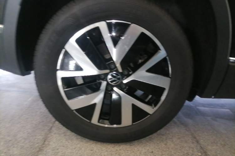 Used Volkswagen Tayron 2024 330TSI Two-Wheel Drive Luxury Plus Advanced Version Right Rear Wheel Hub