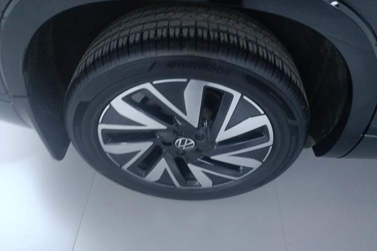Used Volkswagen Tayron 2024 380TSI Four-Wheel Drive R-Line High-Energy Version Right Rear Wheel Hub