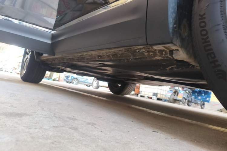 Used Volkswagen Tayron 2024 330TSI Two-Wheel Drive Luxury Plus Advanced Version Right Side Sill