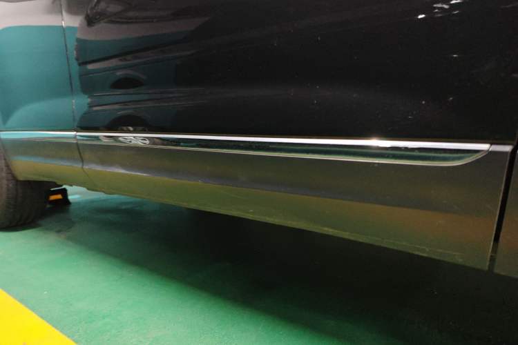 Used Volkswagen Tayron 2024 330TSI Two-Wheel Drive Luxury Plus Advanced Version Right Side Sill