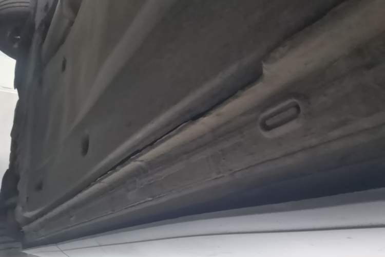 Used Volkswagen Tayron 2024 330TSI Two-Wheel Drive Luxury Plus Advanced Version Right Side Sill