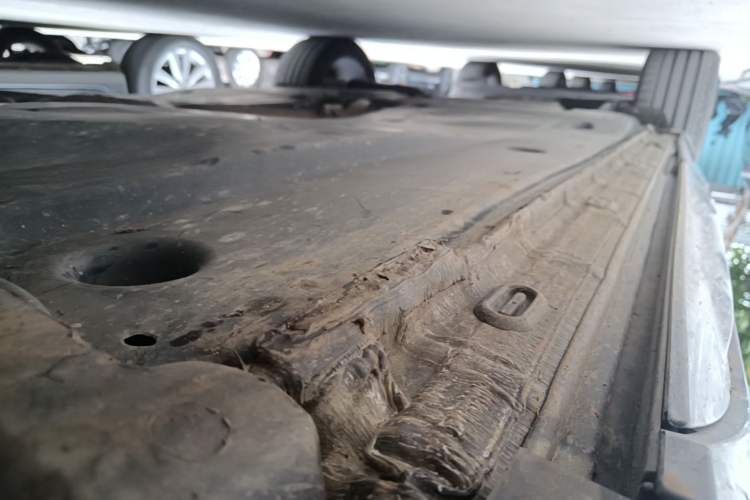 Used Volkswagen Tayron 2024 380TSI All-Wheel Drive R-Line Pro Smart Edition Right Side Sill