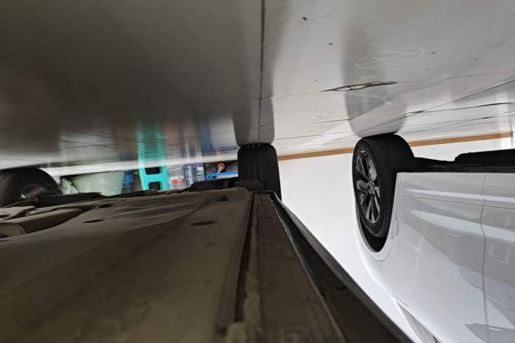 Used Volkswagen Tayron 2024 330TSI Two-Wheel Drive Luxury Plus Advanced Version Right Side Sill
