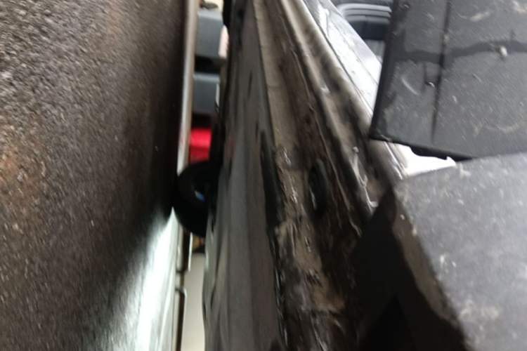 Used Volkswagen Tayron 2024 300TSI Two-Wheel-Drive Luxury Plus Advanced Version Right Side Sill
