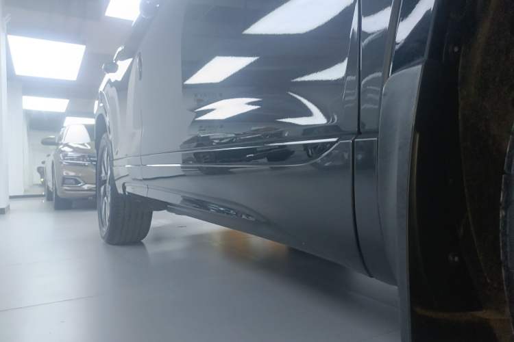 Used Volkswagen Tayron 2024 380TSI Four-Wheel Drive R-Line High-Energy Version Right Side Sill