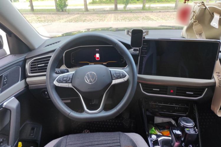 Used Volkswagen Tayron 2024 300TSI Two-Wheel-Drive Luxury Plus Advanced Version Steering Wheel