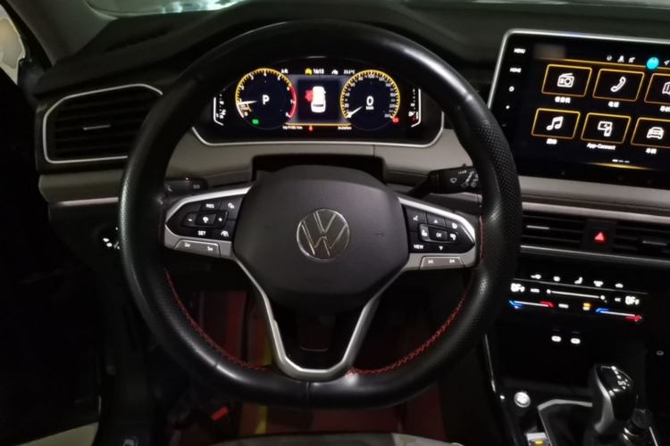 Used Volkswagen Tayron 2024 330TSI Two-Wheel Drive Luxury Plus Advanced Version Steering Wheel