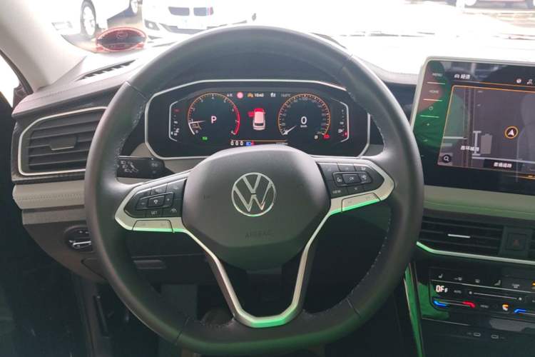Used Volkswagen Tayron 2024 330TSI Two-Wheel Drive Luxury Plus Advanced Version Steering Wheel