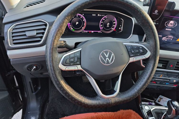Used Volkswagen Tayron 2024 300TSI Two-Wheel-Drive Luxury Plus Advanced Version Steering Wheel