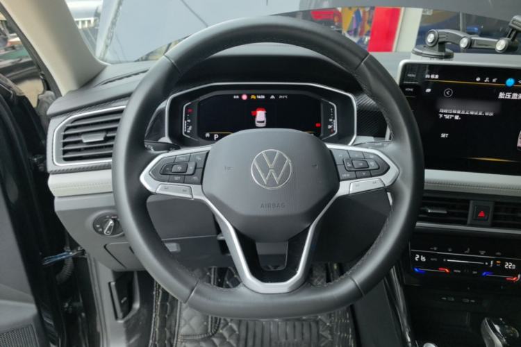Used Volkswagen Tayron 2024 300TSI Two-Wheel-Drive Luxury Plus Advanced Version Steering Wheel