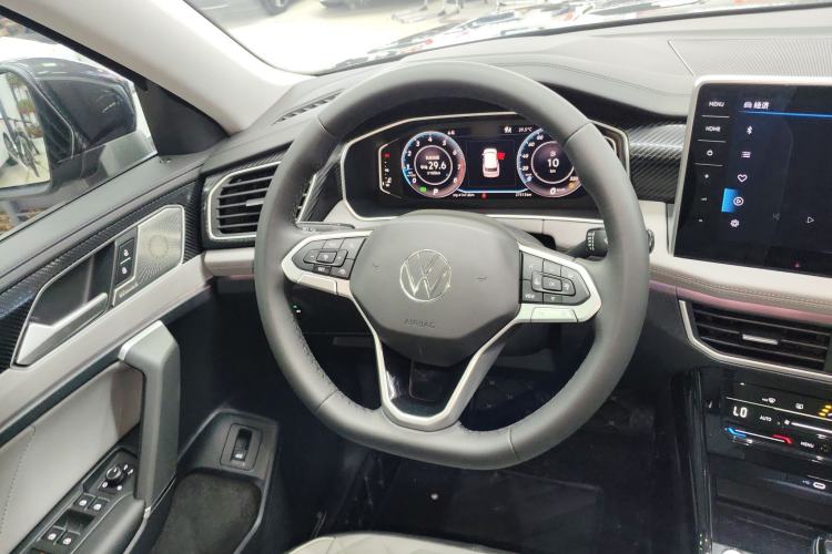Used Volkswagen Tayron 2024 330TSI Two-Wheel Drive Luxury Plus Advanced Version Steering Wheel
