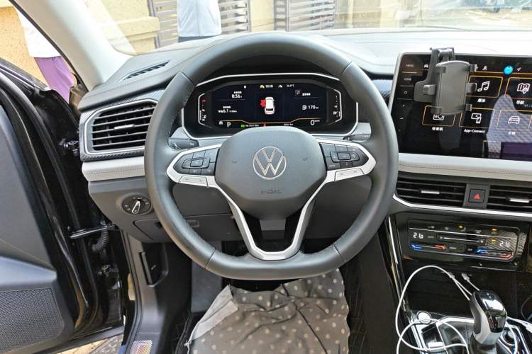 Used Volkswagen Tayron 2024 330TSI Two-Wheel Drive Luxury Plus Advanced Version Steering Wheel